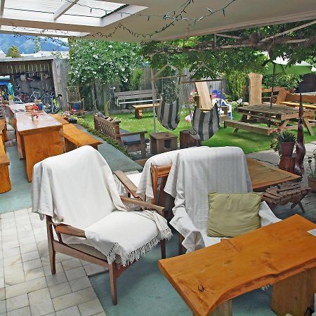 Annies Nirvana Lodge Backpackers Takaka Esterno foto