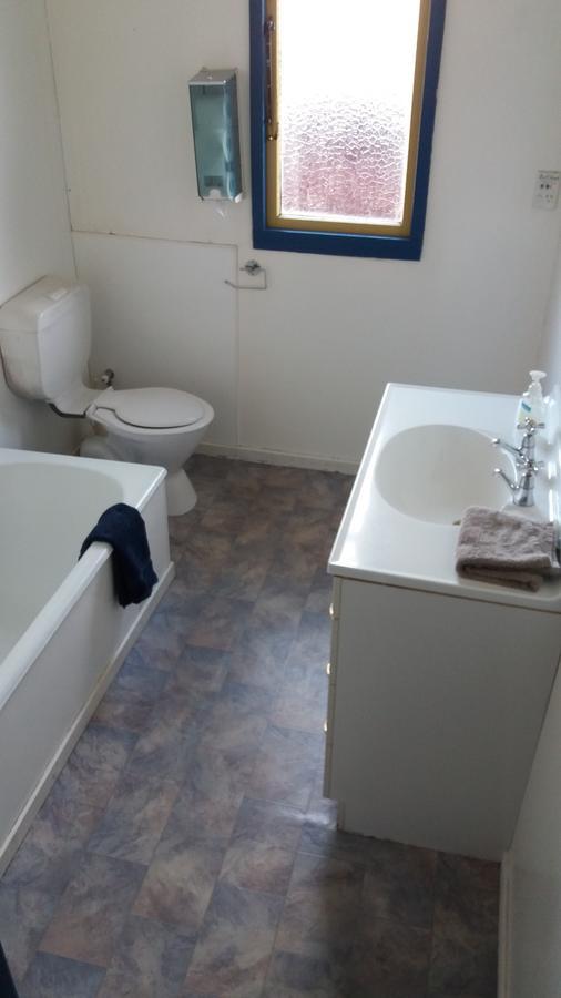 Annies Nirvana Lodge Backpackers Takaka Esterno foto