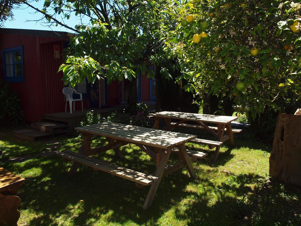 Annies Nirvana Lodge Backpackers Takaka Esterno foto