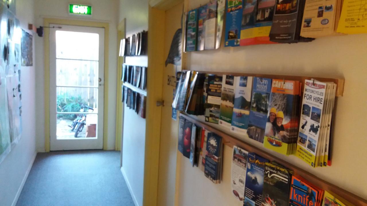 Annies Nirvana Lodge Backpackers Takaka Esterno foto