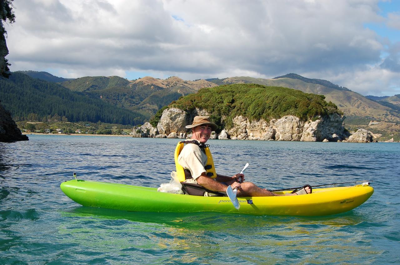 Annies Nirvana Lodge Backpackers Takaka Esterno foto