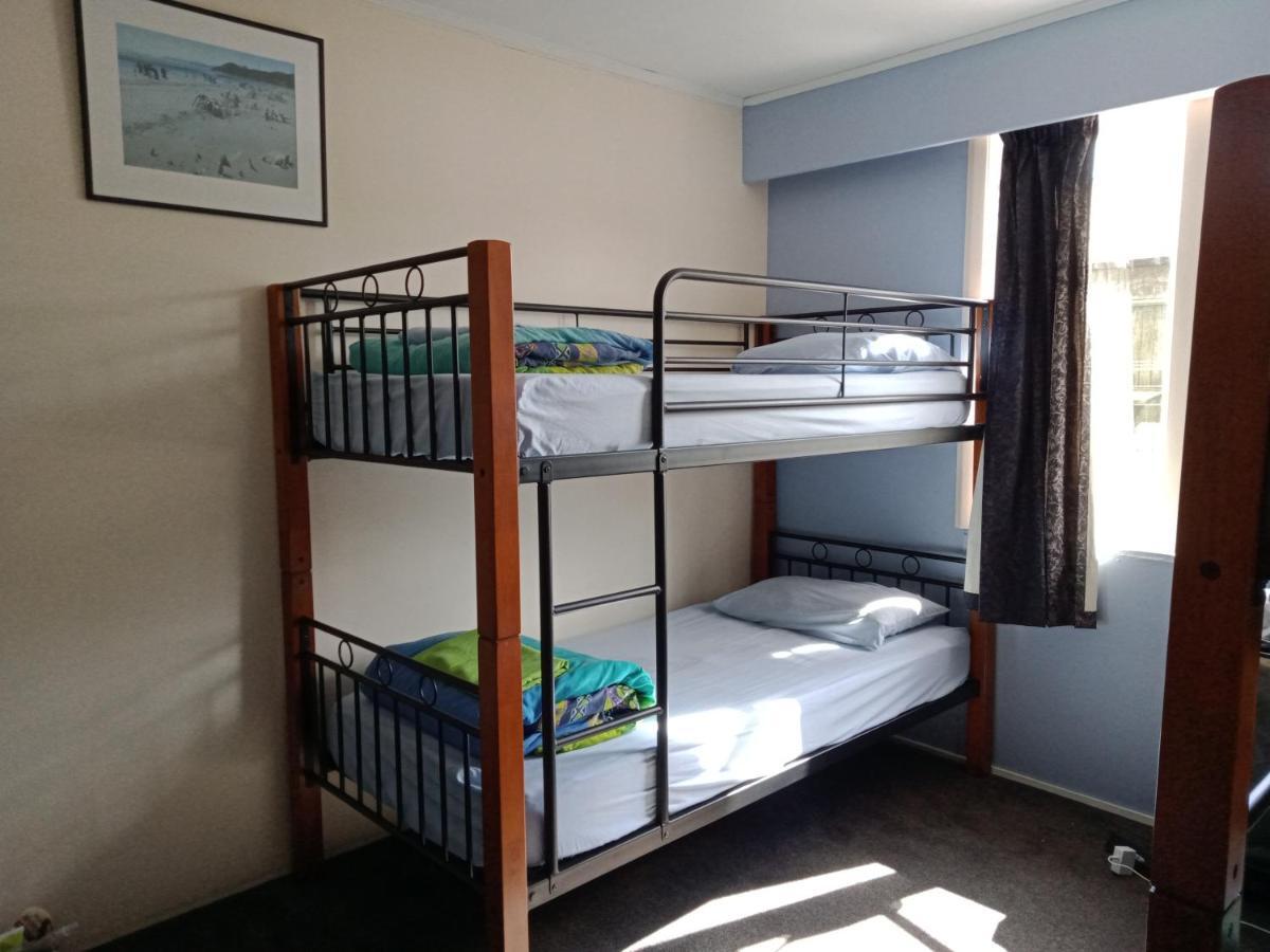 Annies Nirvana Lodge Backpackers Takaka Esterno foto